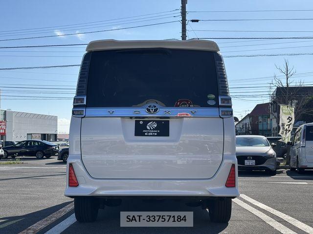 Toyota VOXY 2017-12 8415551-14