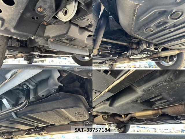 Toyota VOXY 2017-12 8415551-29