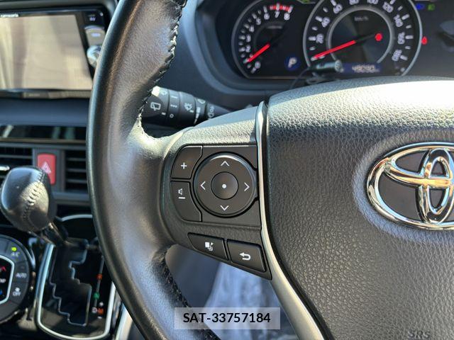 Toyota VOXY 2017-12 8415551-5