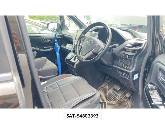 Toyota VOXY 2018-02 8415559-2