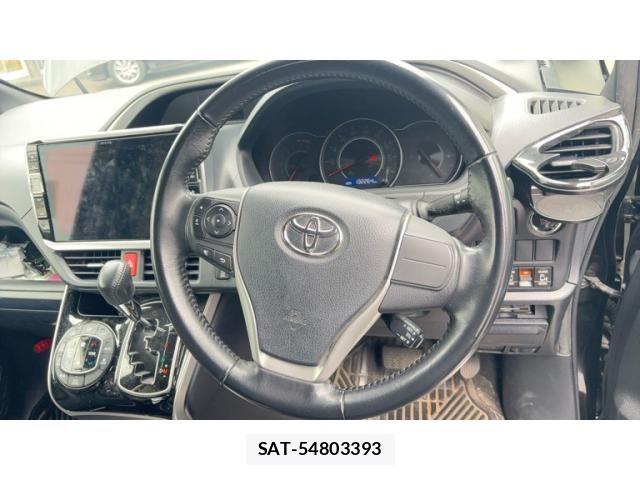 Toyota VOXY 2018-02 8415559-3