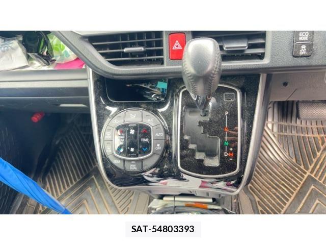 Toyota VOXY 2018-02 8415559-5