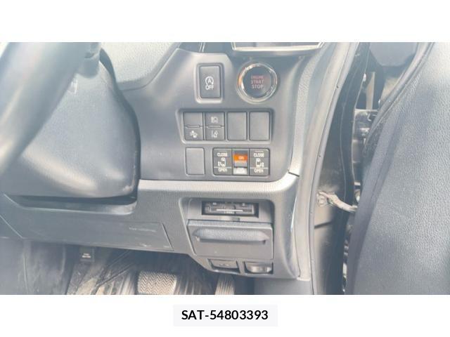 Toyota VOXY 2018-02 8415559-6