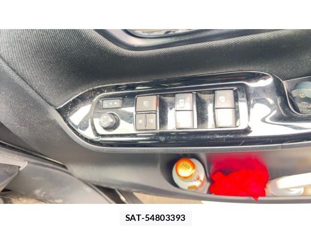 Toyota VOXY 2018-02 8415559-7