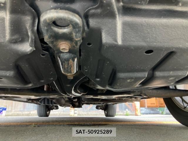 Toyota VOXY 2009-10 8438998-10