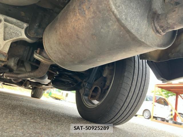 Toyota VOXY 2009-10 8438998-13