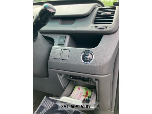 Toyota VOXY 2009-10 8438998-18