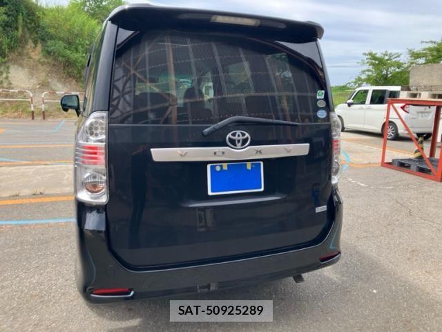 Toyota VOXY 2009-10 8438998-7