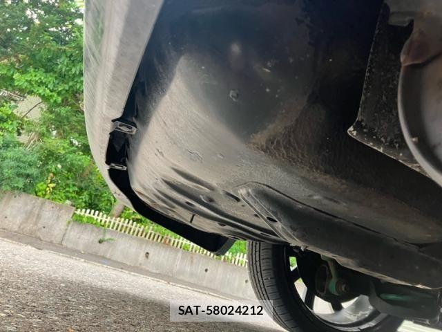 Toyota VOXY 2007-11 8438999-9