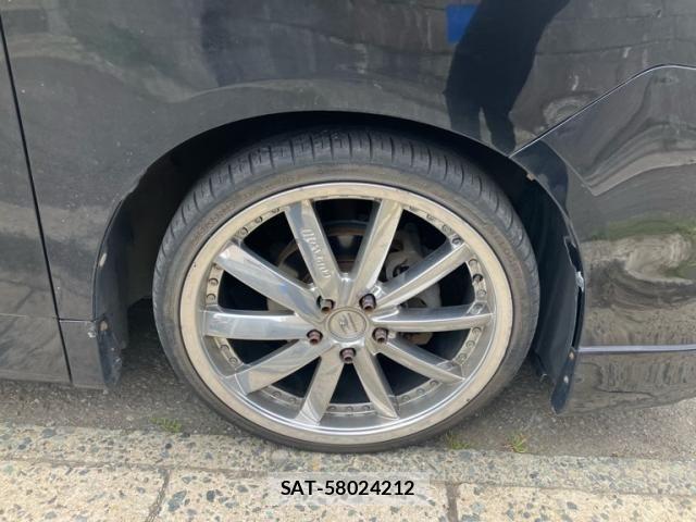 Toyota VOXY 2007-11 8438999-10