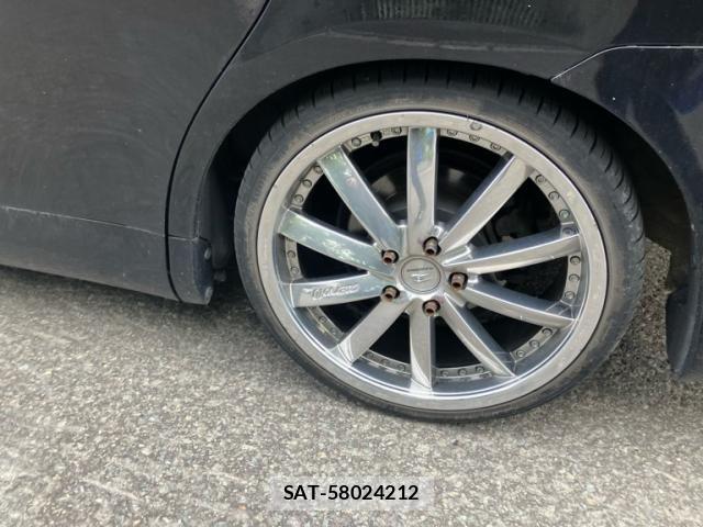 Toyota VOXY 2007-11 8438999-13