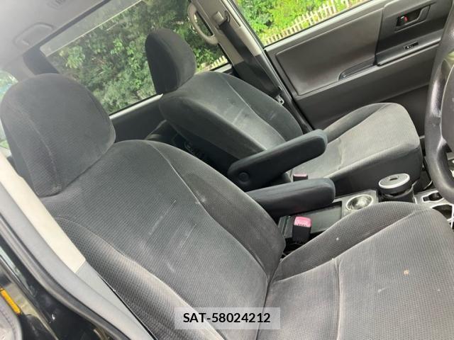 Toyota VOXY 2007-11 8438999-15
