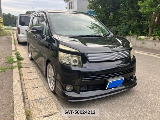 Toyota VOXY 2007-11 8438999-1