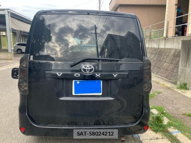 Toyota VOXY 2007-11 8438999-5