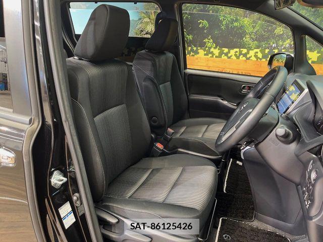 Toyota VOXY 2019-04 8458663-9