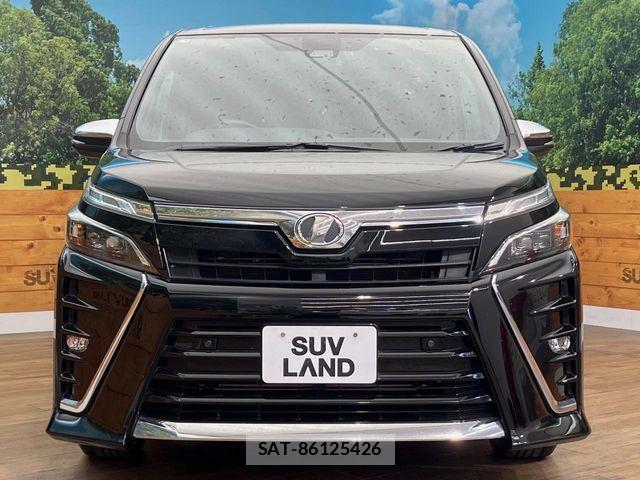 Toyota VOXY 2019-04 8458663-15