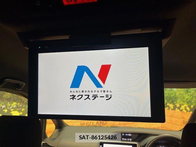 Toyota VOXY 2019-04 8458663-2