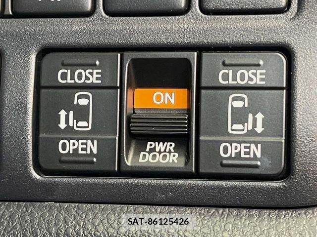 Toyota VOXY 2019-04 8458663-6