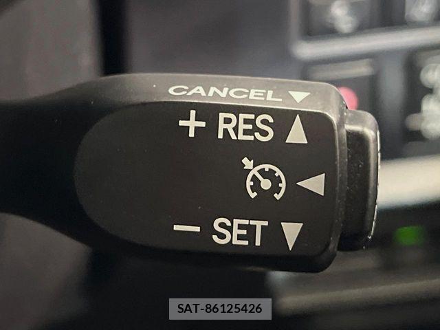 Toyota VOXY 2019-04 8458663-8