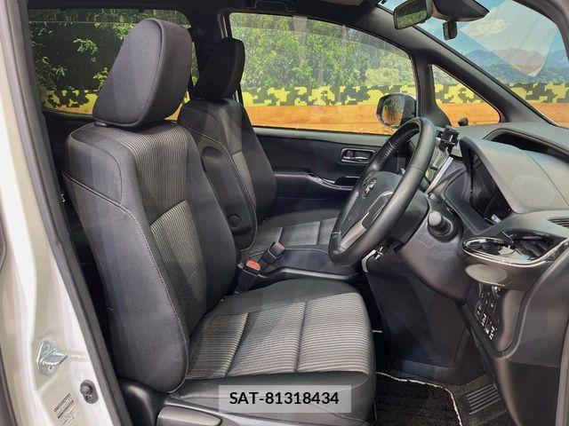 Toyota VOXY 2018-09 8458665-9