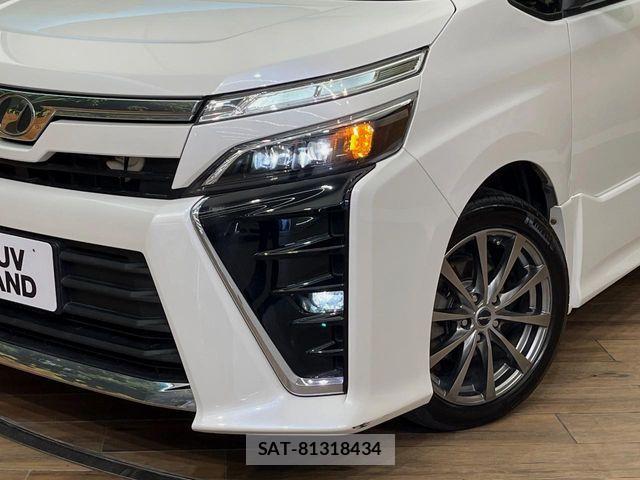Toyota VOXY 2018-09 8458665-13
