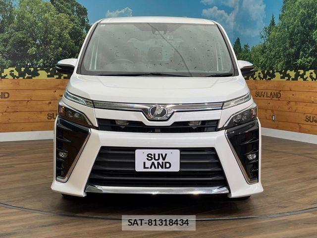 Toyota VOXY 2018-09 8458665-15