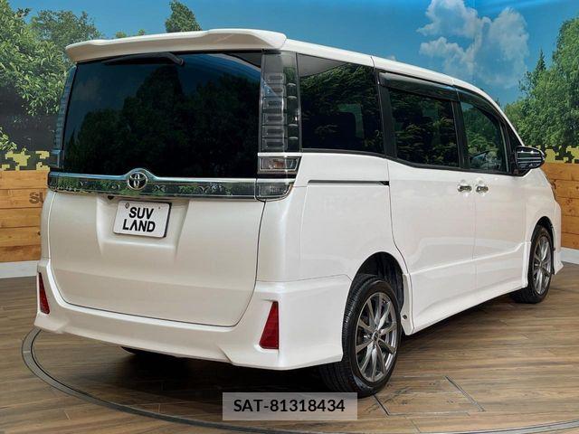 Toyota VOXY 2018-09 8458665-18