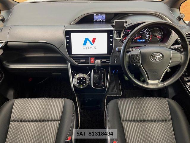 Toyota VOXY 2018-09 8458665-1