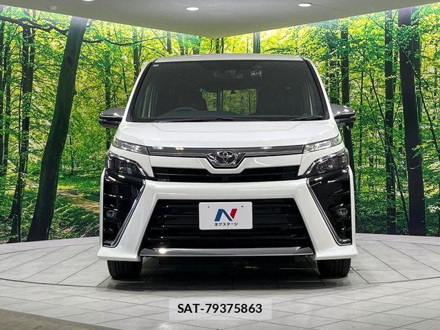 Toyota VOXY 2021-04 8458664-15