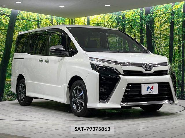 Toyota VOXY 2021-04 8458664-17