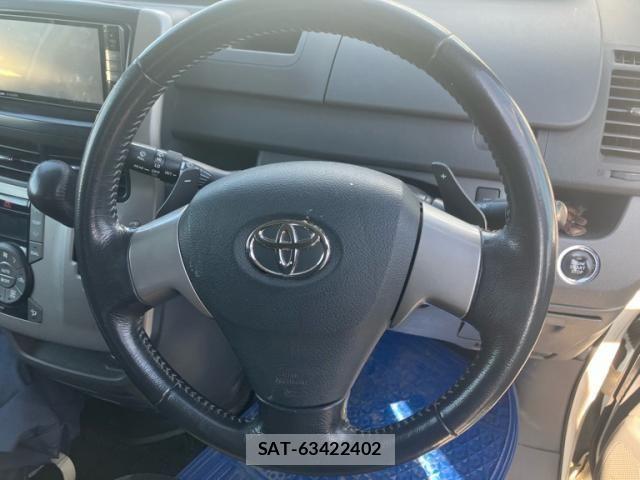 Toyota VOXY 2008-10 8458667-12