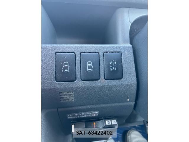 Toyota VOXY 2008-10 8458667-20