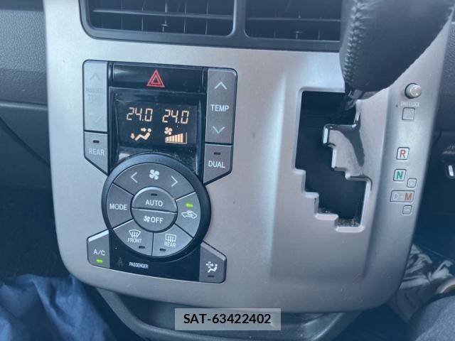 Toyota VOXY 2008-10 8458667-21