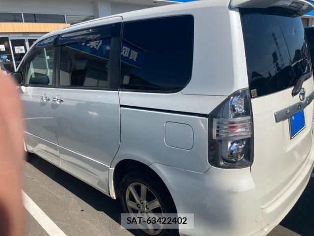 Toyota VOXY 2008-10 8458667-5