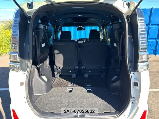 Toyota VOXY 2019-02 8486204-9