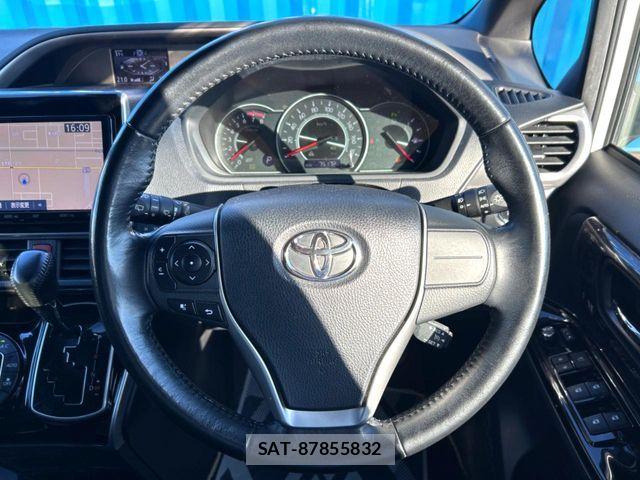 Toyota VOXY 2019-02 8486204-10