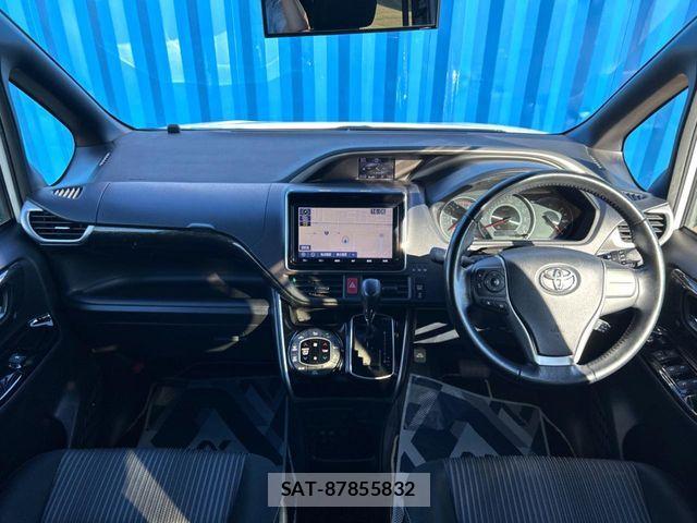 Toyota VOXY 2019-02 8486204-1