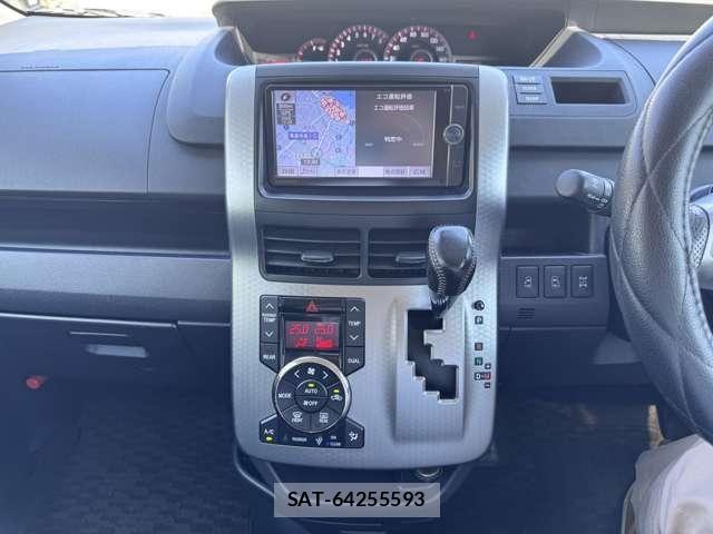 Toyota VOXY 2013-11 8486205-10