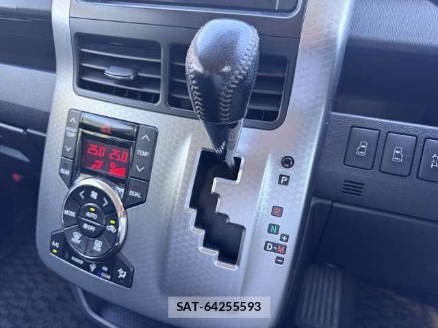 Toyota VOXY 2013-11 8486205-14
