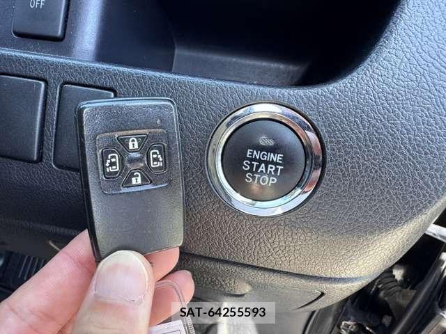 Toyota VOXY 2013-11 8486205-19