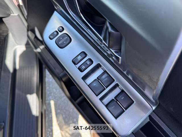 Toyota VOXY 2013-11 8486205-21