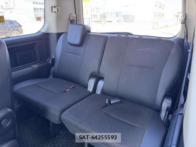 Toyota VOXY 2013-11 8486205-23