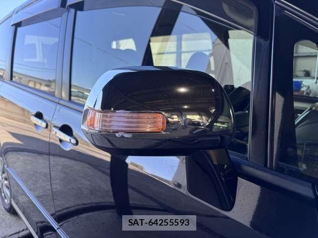 Toyota VOXY 2013-11 8486205-26