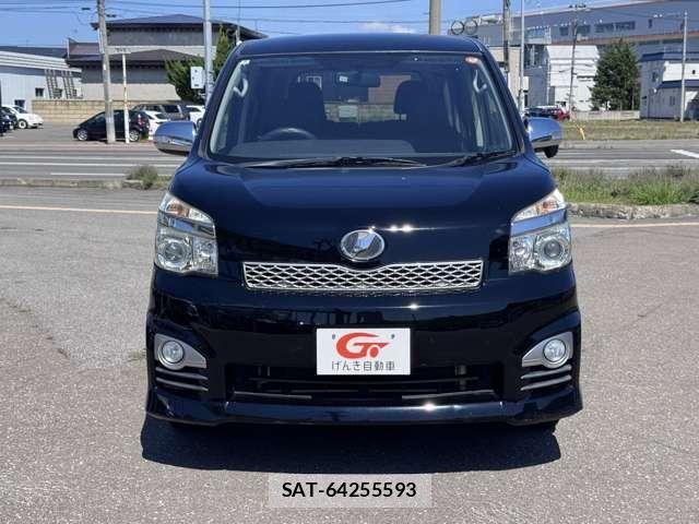 Toyota VOXY 2013-11 8486205-2
