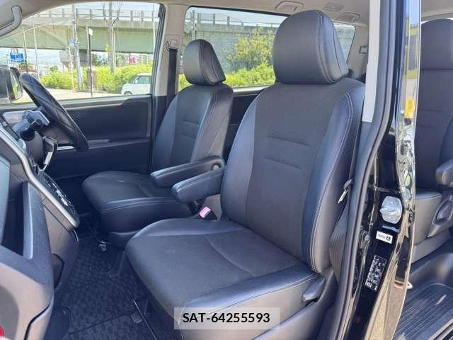 Toyota VOXY 2013-11 8486205-7