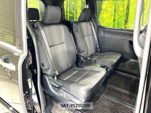 Toyota VOXY 2018-09 8527897-9