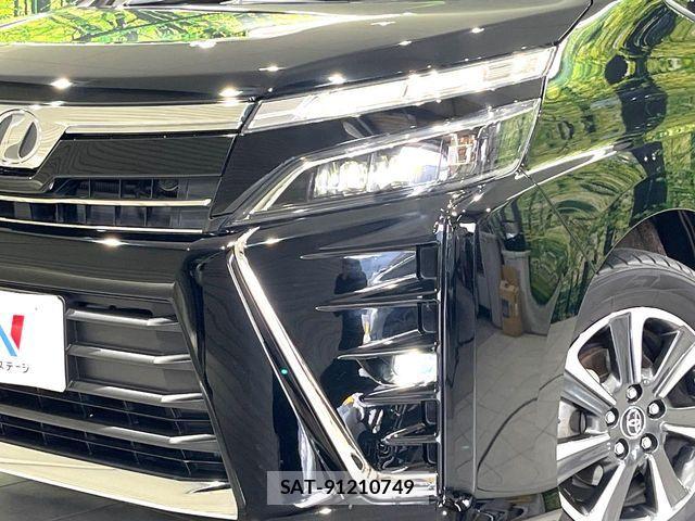 Toyota VOXY 2018-09 8527897-13