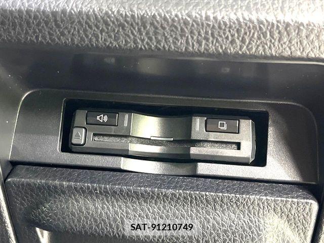 Toyota VOXY 2018-09 8527897-7