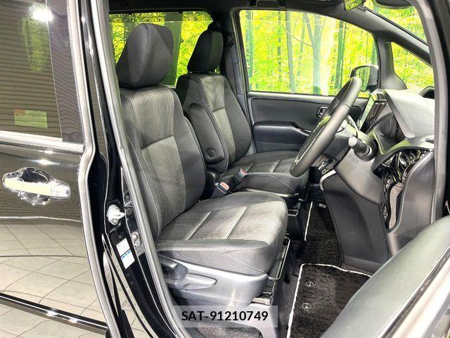 Toyota VOXY 2018-09 8527897-8