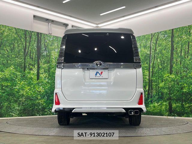 Toyota VOXY 2017-12 8527898-14